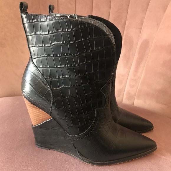 Hilrie wedge booties Clearance